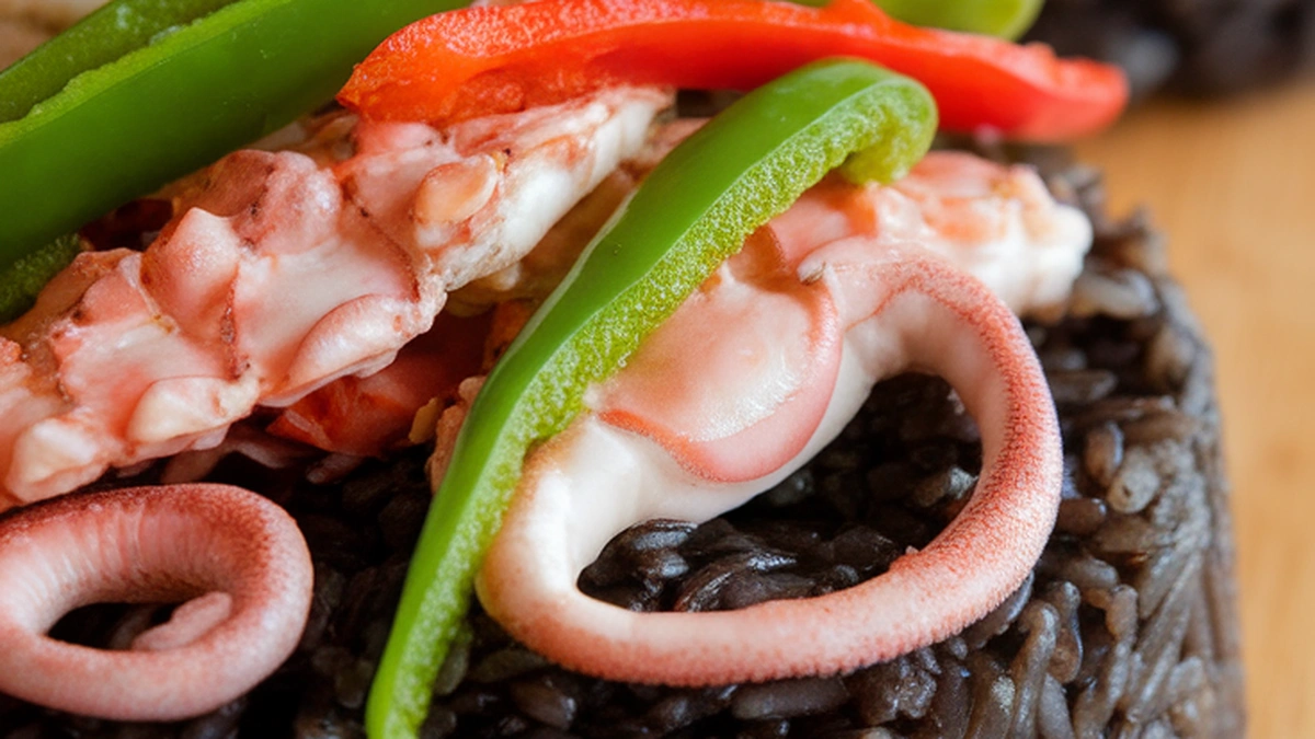 Squid Ink Rce Squid Ink Rice with Squid and Peppers